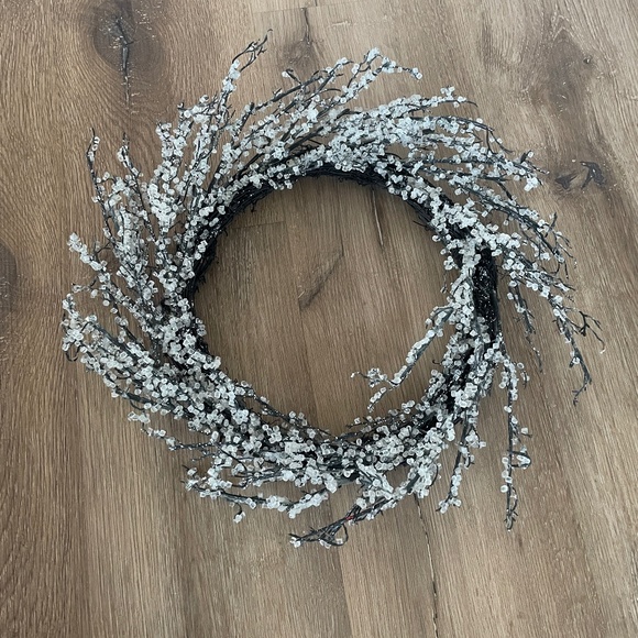 Holiday Bundle: 9" Vintage Wreath and Red Plush Cotton Mat - Picture 2 of 8